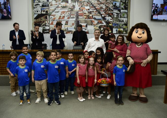 Cerimônia de entrega da Medalha Maria Chica homenageia legado de Dona Nelly Colnaghi