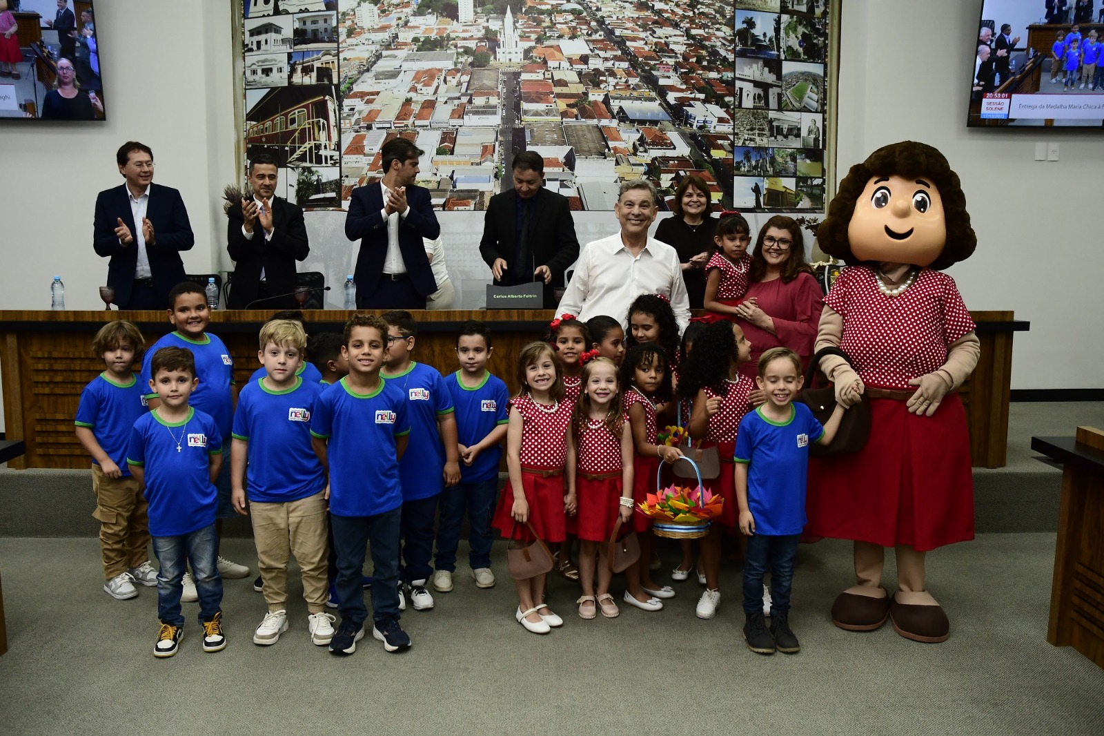 Cerimônia de entrega da Medalha Maria Chica homenageia legado de Dona Nelly Colnaghi