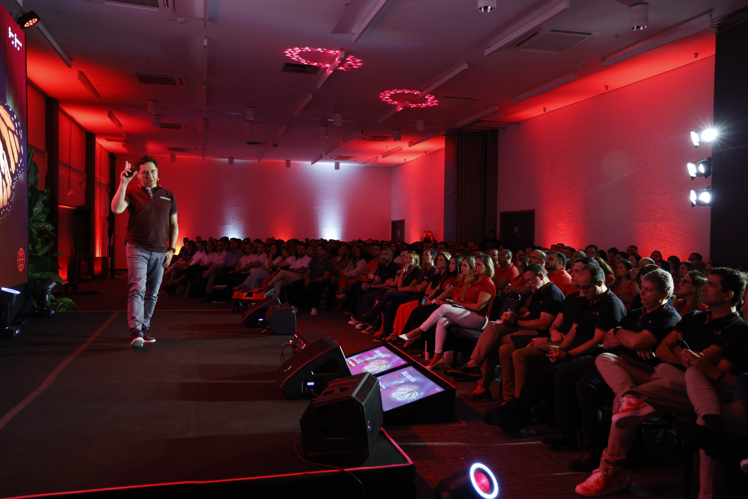 Executivos do Santander apresentam prioridades de 2026 com agenda estratégica em Florianópolis